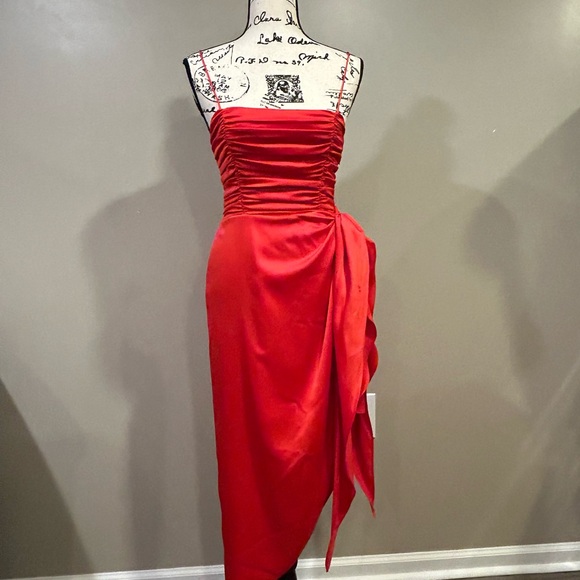 WAYF Ruched Bodice Satin Midi Dress - Picture 7 of 10